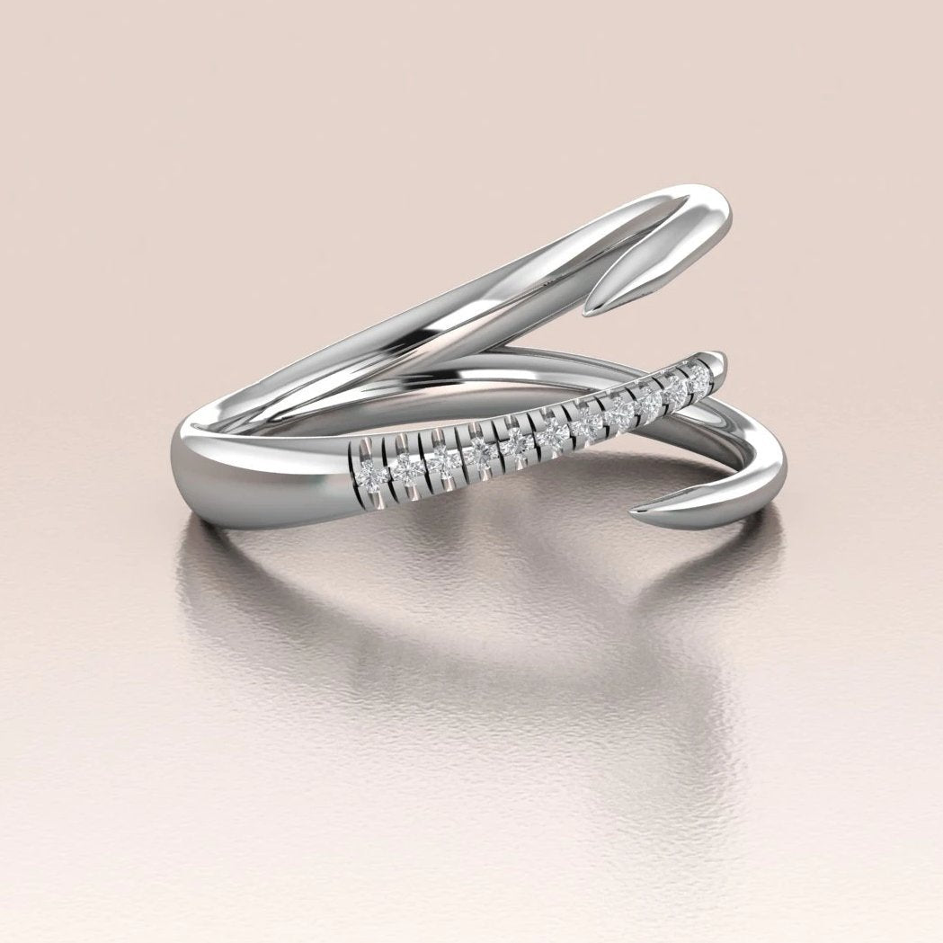 14k Gold Claw Ring with White/black Diamonds | ANTOANETTA
